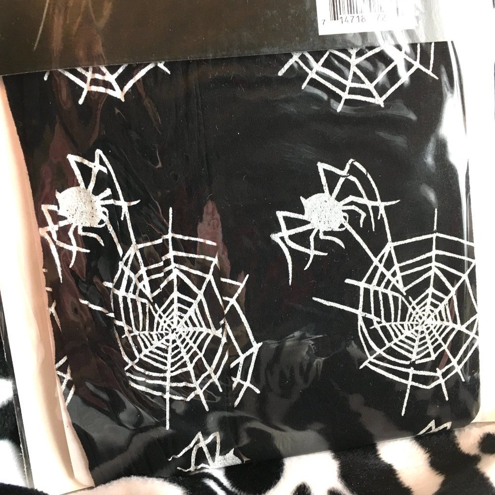* LEG AVENUE #7260 Glow in The Dark Spiderweb Pantyhose Discontinued NOS NWT - Picture 3 of 6